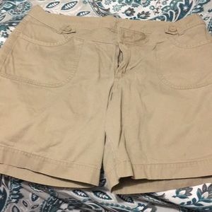 Plus-size khaki shorts